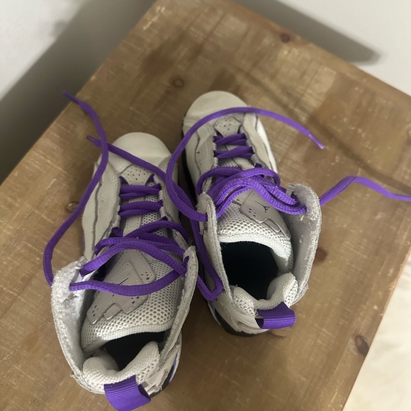 Jordan True Flight Shoes - Picture 3 of 5